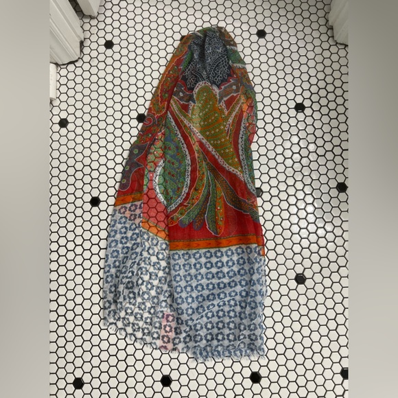 NWT tickled pink lightweight scarf one size - Picture 2 of 4